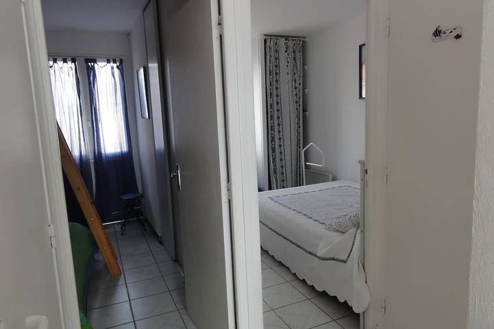 Ganze Wohnung, T3 Wohnung am Meer für 6 Personen in Saint-Pierre-la-Mer, privater Parkplatz in Saint Pierre la Mer, Fleury