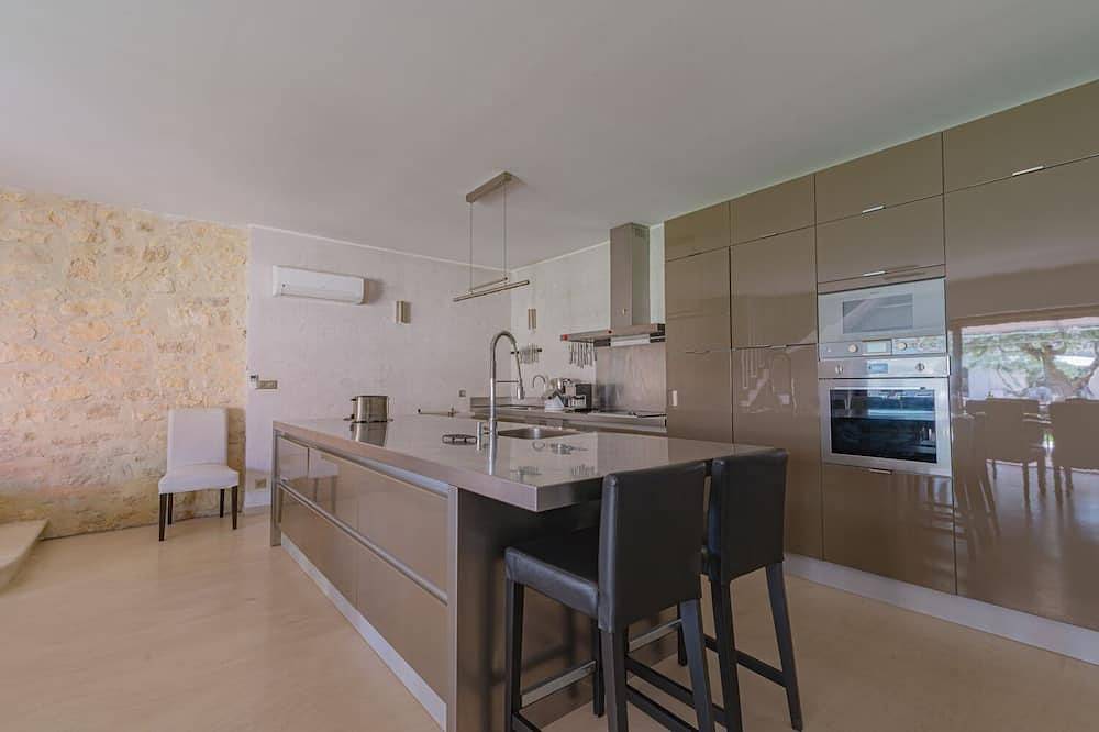 Magnifique Mas rénové de 285m2 à 250m du centre ville ! in Pernes-les-Fontaines, Vaucluse
