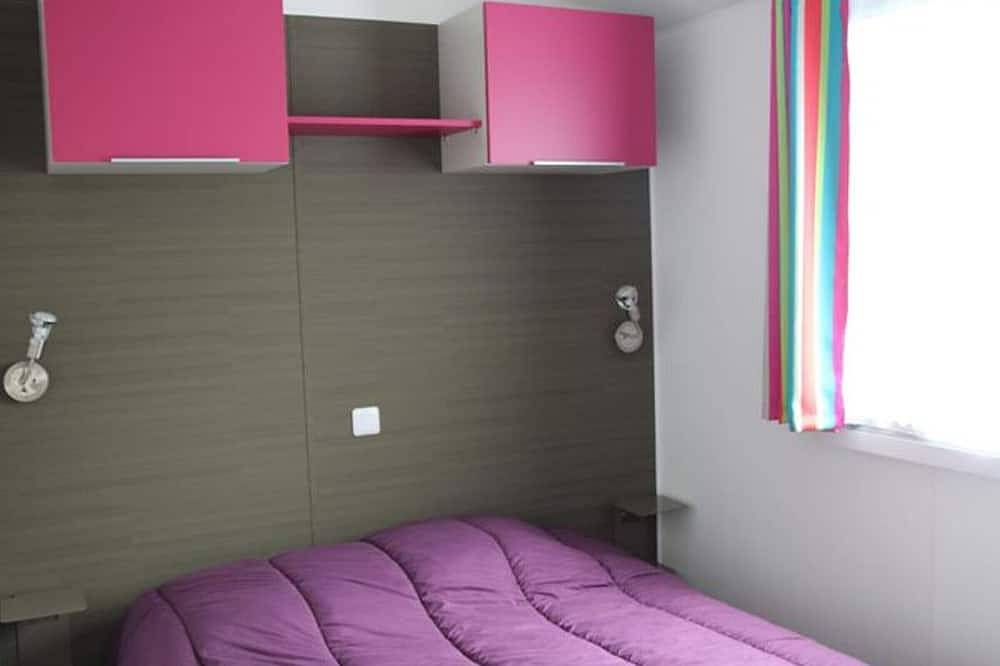 Mobil home 3 chambres avec terrasse - 7 personnes in La Chaize-Giraud, Vallée de la Loire