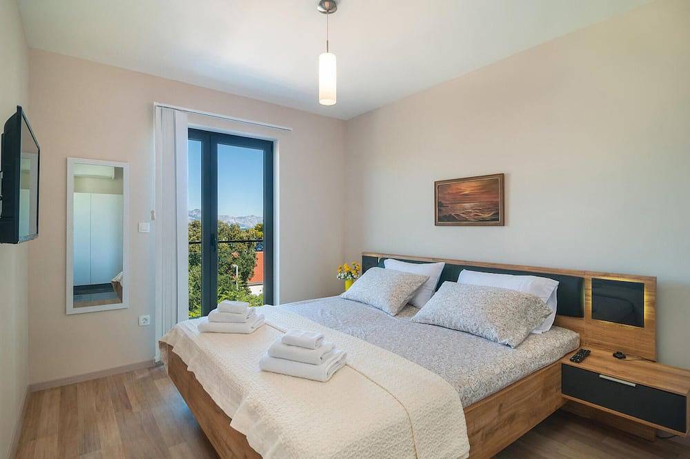 Entire apartment, Awesome apartment in Selca in Selca, Povlija, Selca and Sumartin