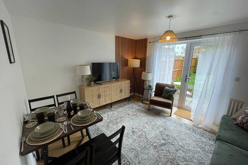 Ashford 4-Bed Townhouse with Garden and Parking in Ashford, Région d'Ashford