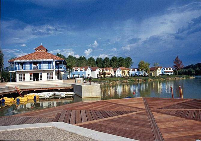 Gîte pour 4 personnes, avec piscine et vue sur le lac ainsi que terrasse et vue à Marciac - 2