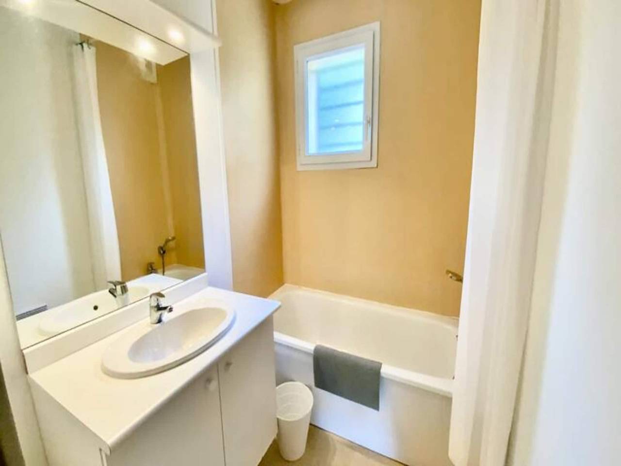 Ganze Wohnung, Apartments für 6 Personen in Avène, Lodève und Umgebung