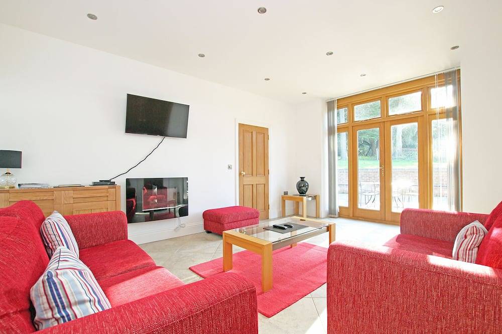Entire apartment, The Old Vicarage (Annexe), Old Hunstanton, Norfolk in Old Hunstanton, Norfolk Coast