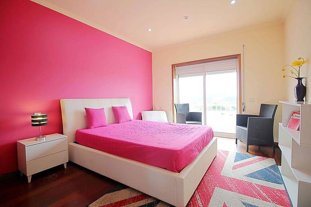 Villa with pool 5min from Ofir beach close to shops and restaurants in Esposende, Parque Natural do Litoral Norte