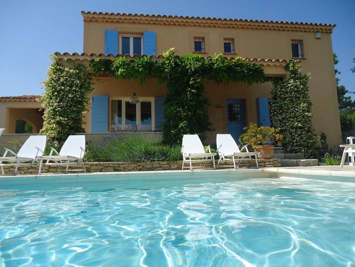 Chalet para 8 personas, con piscina además de balcón y jardín - 1