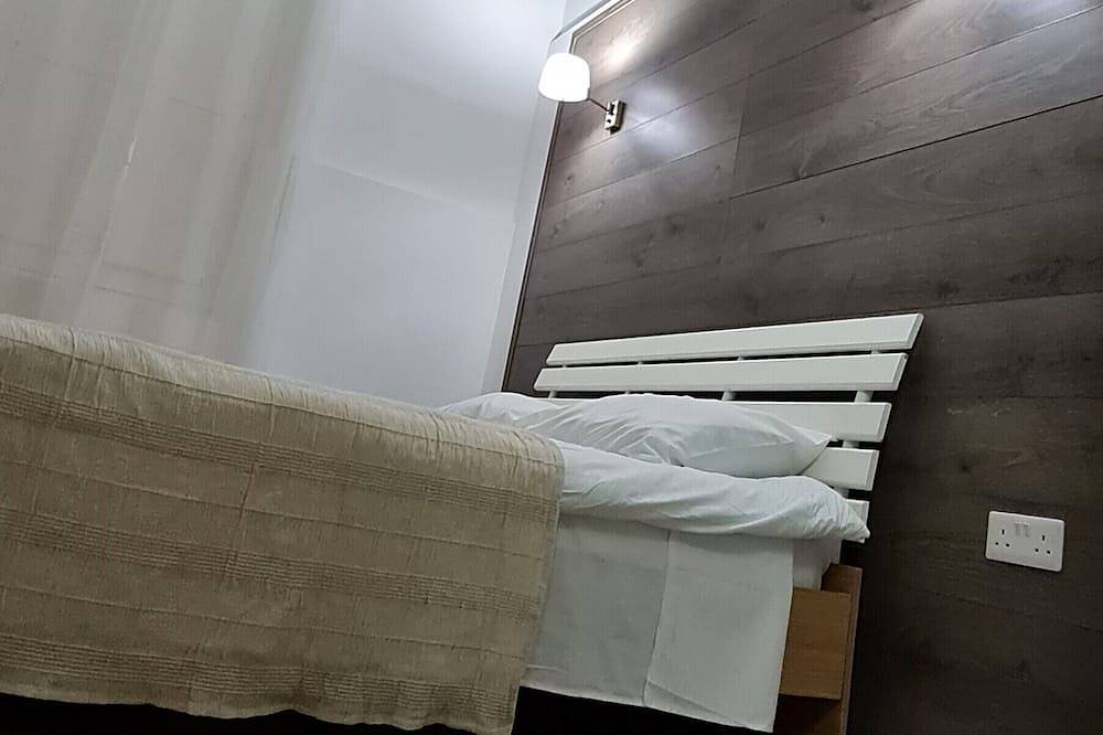 Geheel appartement, Peaceful Apartment w/ Ac + Private Bathroom in Sliema, Malta