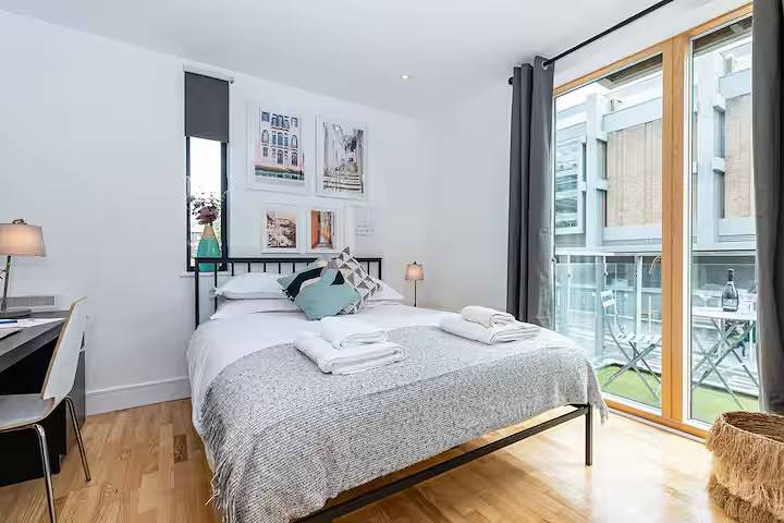 Entire apartment, Pass the Keys | Oxford Castle - City Centre Apartment + Balcony in Oxford, Oxfordshire
