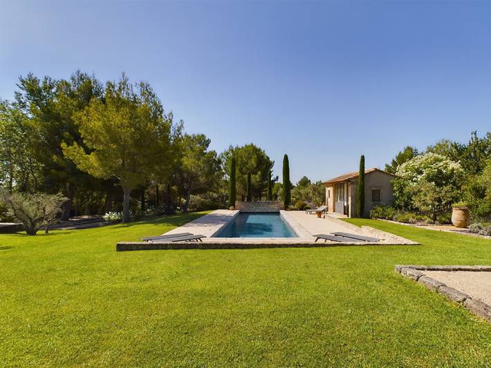 Encantadora Masía Provenzal con Piscina en los Alpilles in Paradou, Region de Arles