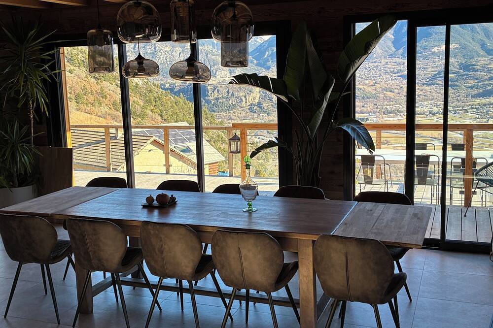 Very quiet chalet in the mountains in Réotier, Nationalpark Écrins