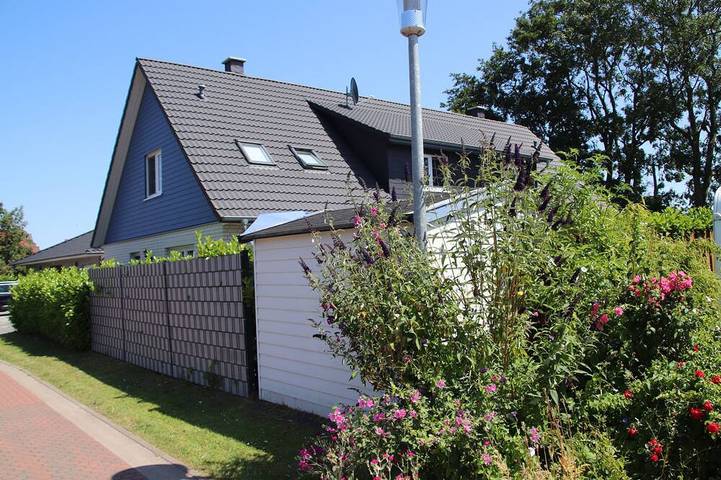 Ferienhaus für 9 Personen, mit Sauna und Terrasse sowie Garten