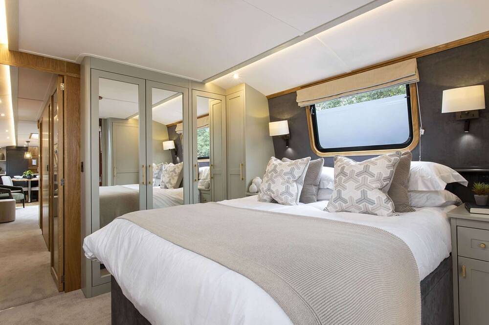 Modernes und hochwertiges Wohnschiff in Berlin mit Wlan für bis zu 4 Personen in Berlin Wilhelmstadt, Berlin