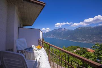 Ferienwohnung für 2 Personen, mit Balkon und Seeblick, mit Haustier in Tremosine