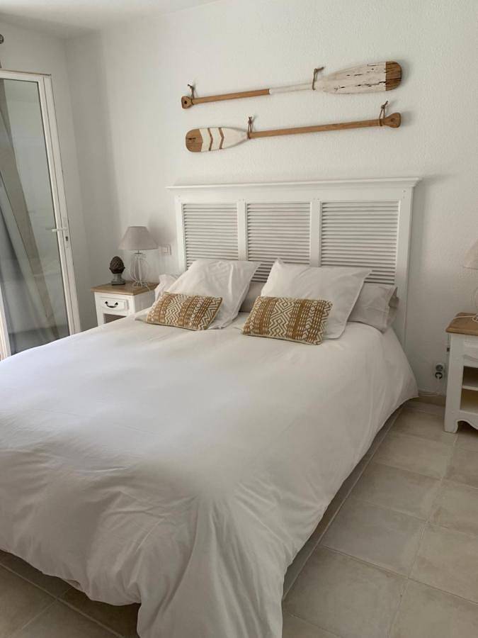 Chambre d’hôte pour 2 personnes, avec Terrasse et Vue à La Londe-les-Maures