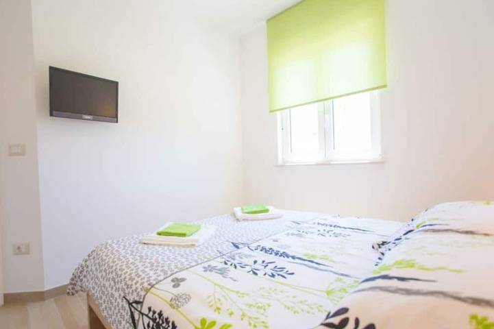 Ganze Wohnung, Top eingerichtete Ferienwohnung mit Pool unweit von Porec in Nova Vas, Porec und Umgebung