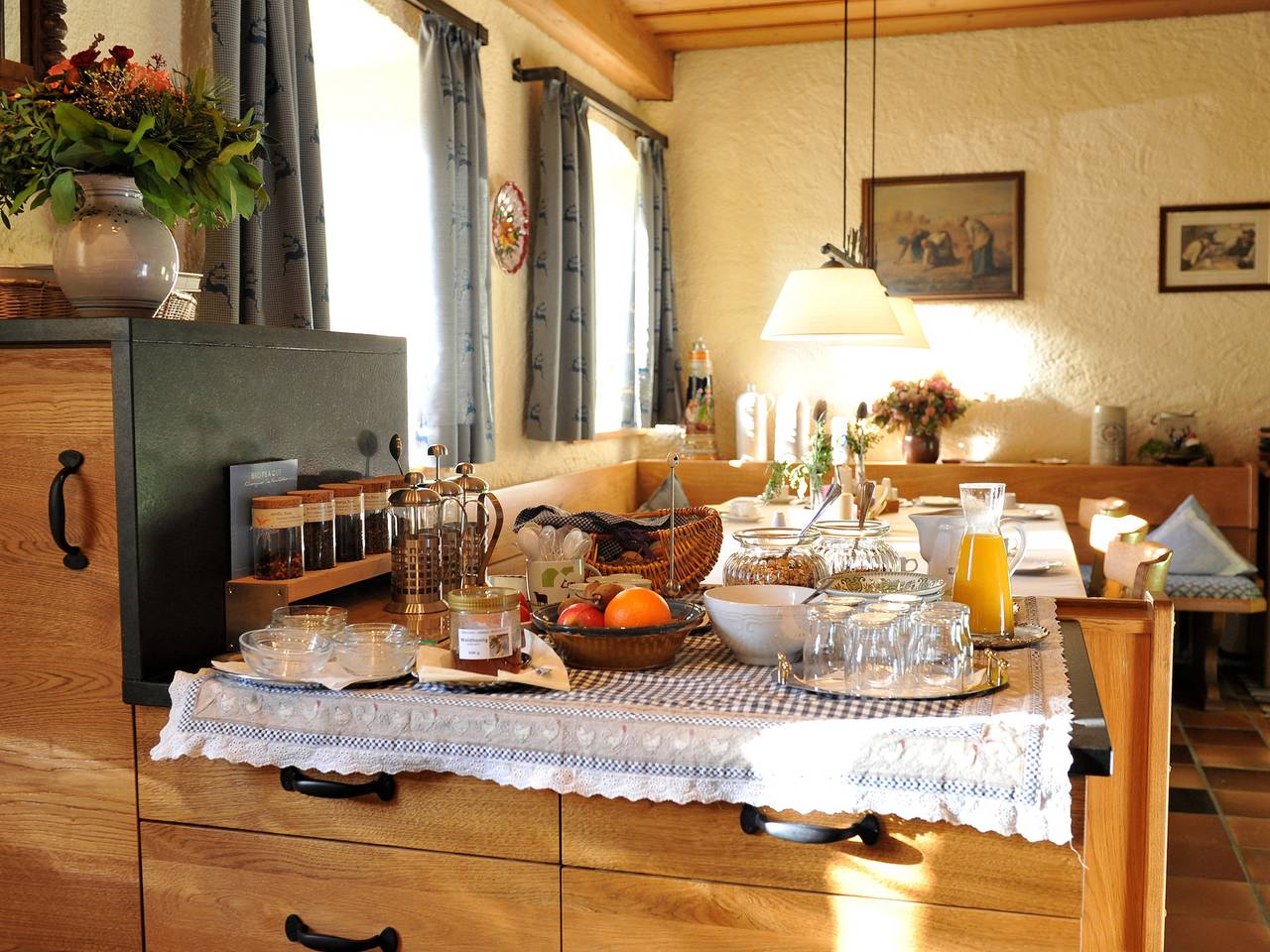 Ferienhof Moyer - Zimmer Blumenwiese, Ostseite mit Balkon, 2. Etage, 21 qm in Hoslwang, Chiemsee