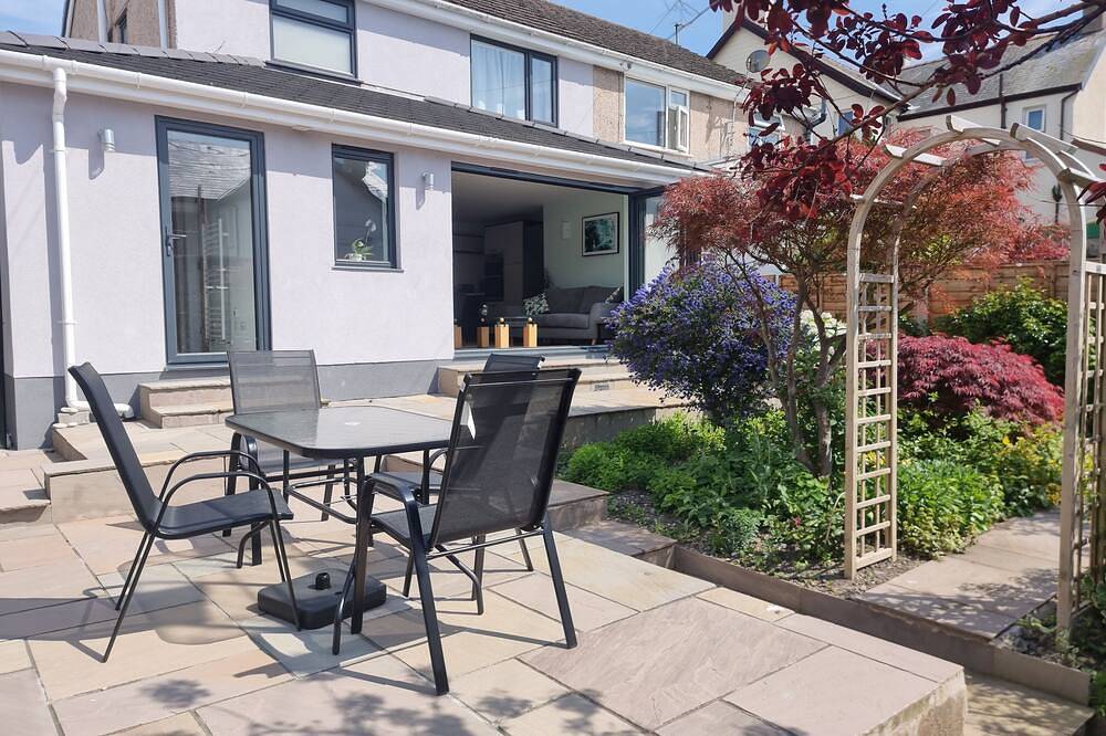 Whole house with parking and garden in Conwy. Pets welcome in Conwy, Snowdonia