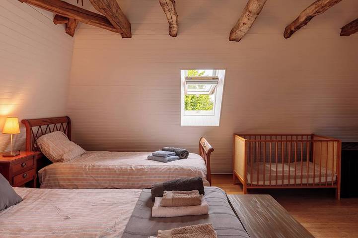 Location de vacances pour 7 personnes, avec terrasse ainsi que jacuzzi et jardin à Saint-Aubin-de-Nabirat - 3