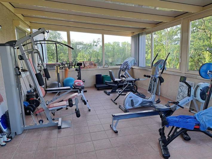 Location de vacances pour 5 personnes, avec vue ainsi que piscine et jardin à Crayssac - 4