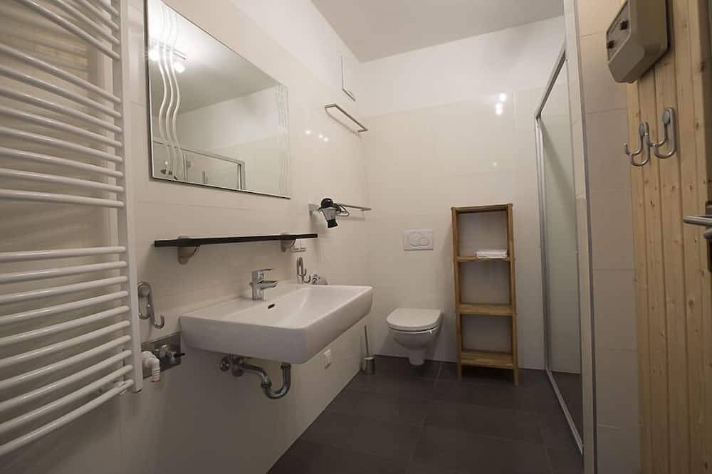 Ganze Wohnung, Wohnung für bis zu 8 Pers. direkt an der Piste, Sauna, 3 Sz, 2 Bäder, Tiefgarage in Sonnenalpe Naßfeld, Hermagor-Pressegger See