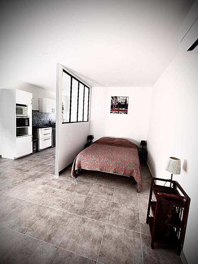Appartement entier, Studio with Terrace in Saint-Jean-de-Fos, Région de Lodève