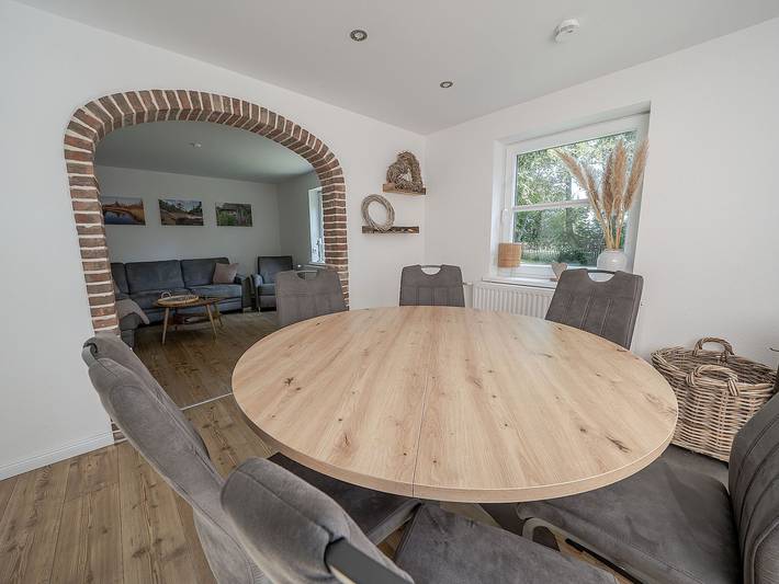 Großzügiges Ferienhaus mit großem Garten in Alleinlage - Großzügiges Ferienhaus in Alleinlage (Ht in Niebüll, Nordfriesland