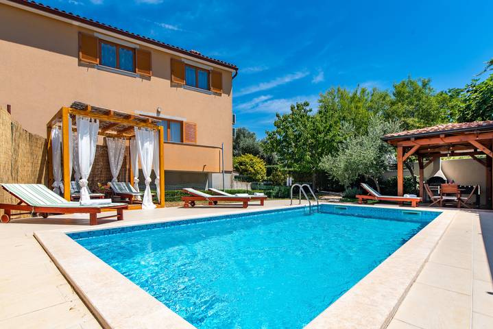 Ferienhaus für 8 Personen, mit Pool und Terrasse in Pula - 3