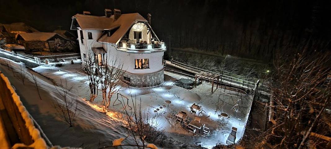 Gîte pour 2 personnes, avec jardin et vue à Sinaia - 4