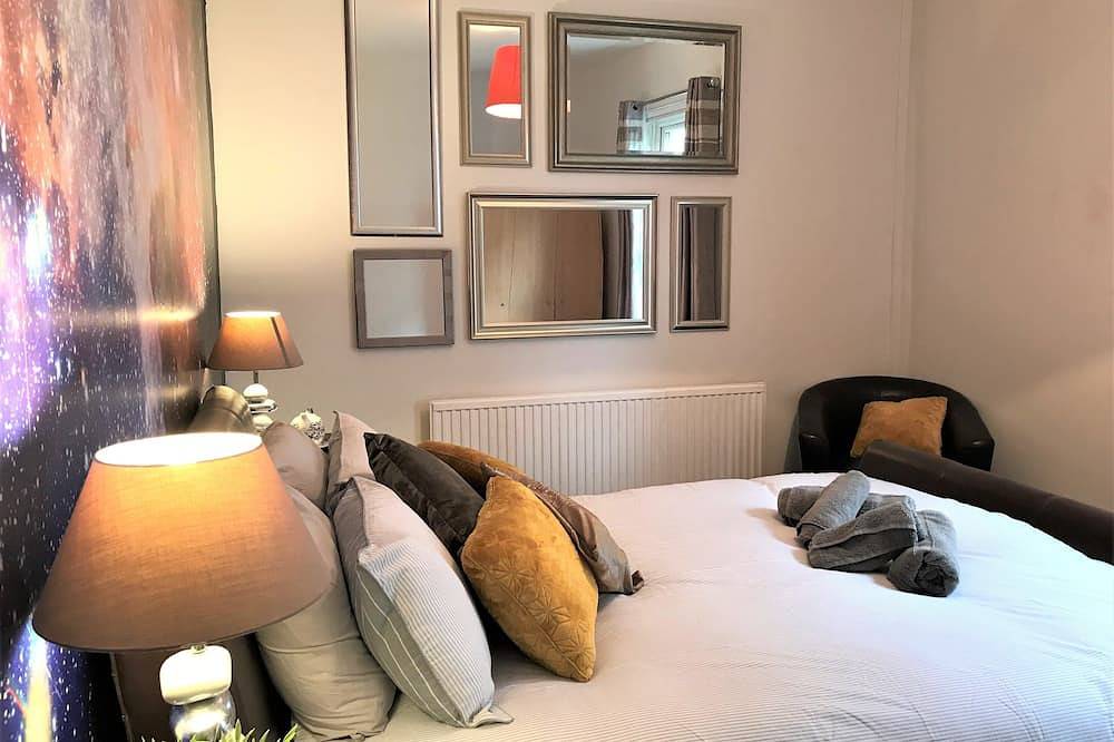 Central Wigan Welcoming Townhouse sleeps up to 6 in Wigan, Greater Manchester
