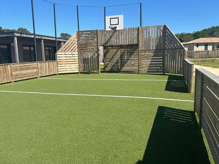 Gîte pour 5 personnes, avec piscine ainsi que jardin et terrasse à Saubrigues - 4
