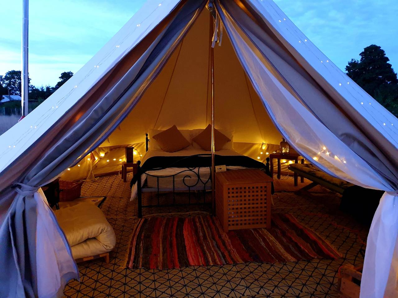 5m xl bell tent with log burner, near Whitby in Parc national des North York Moors
