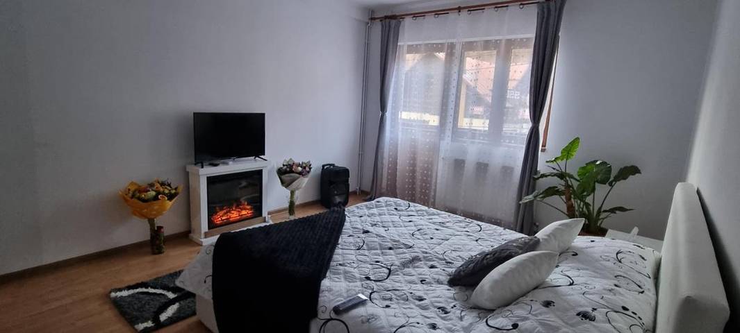 Location de vacances pour 4 personnes, avec vue ainsi que balcon et jardin à Sinaia - 2