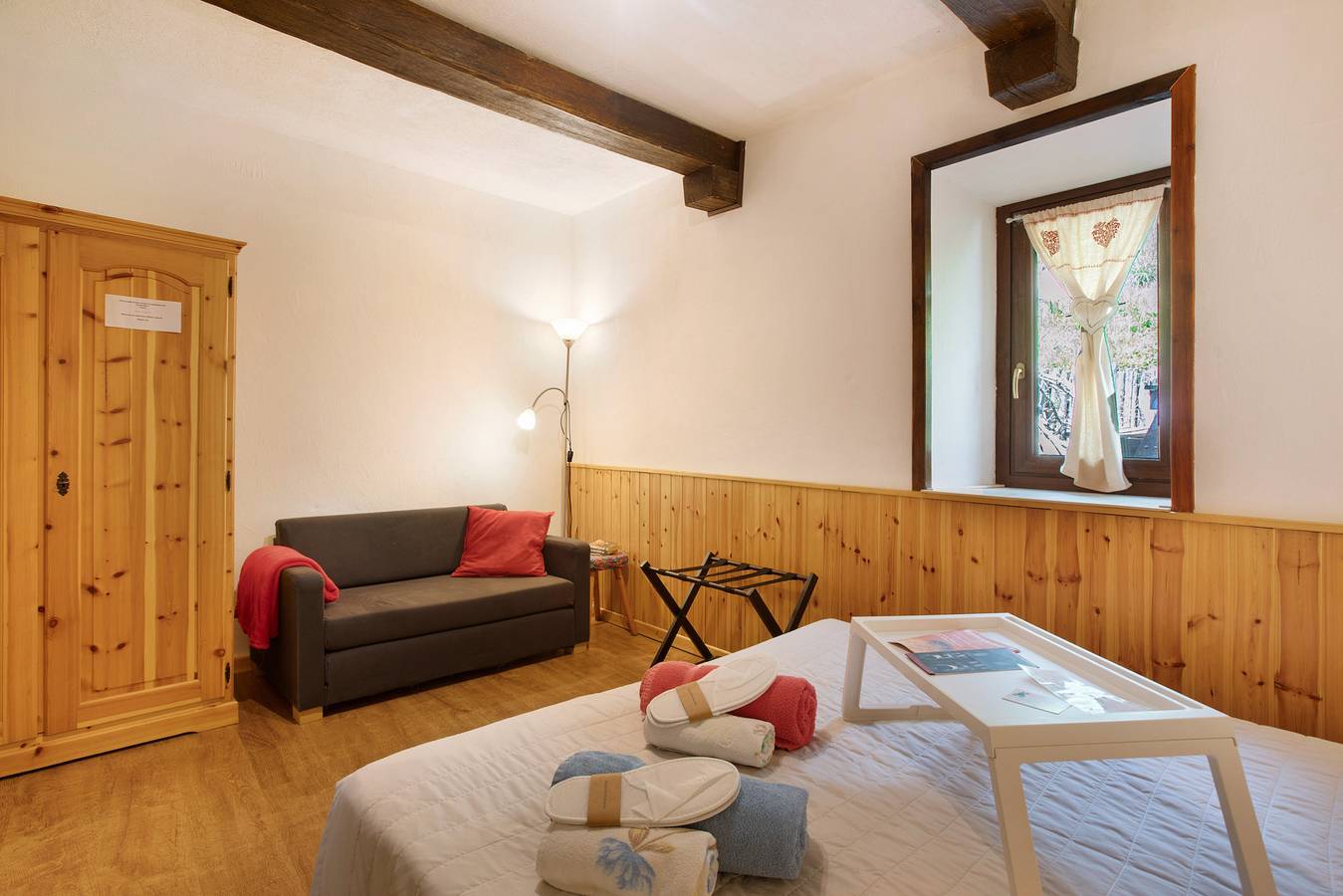 Chambre "Sabot" avec terrasse partagée, jardin privé et Wi-Fi in Comune di Saint-Pierre, Alpes valaisannes