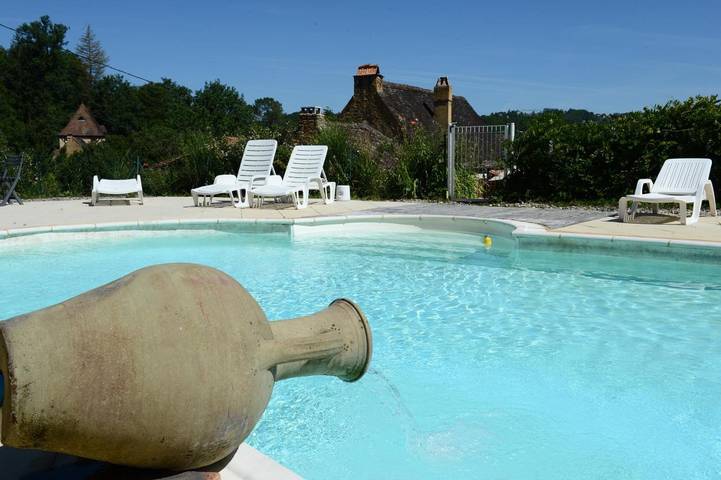 Location de vacances pour 2 personnes, avec vue et jardin ainsi que piscine et terrasse, animaux acceptés à Saint-André-d'Allas - 3