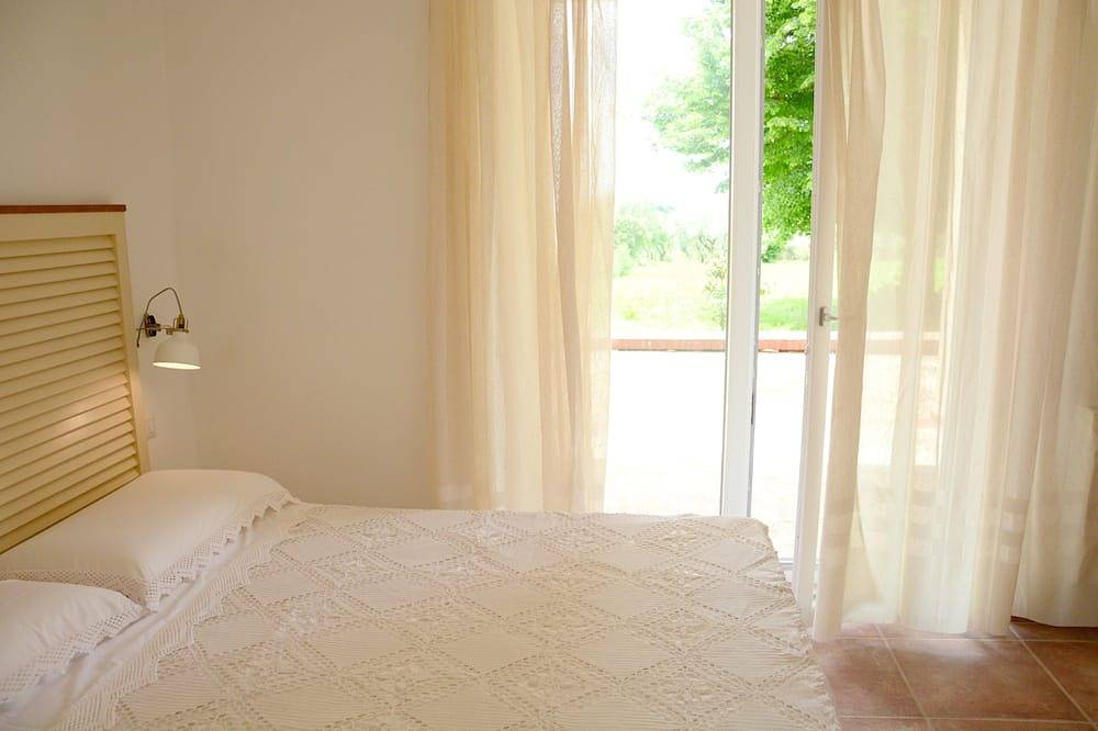 Wonderful Farmhouse \" Il Casale Del Gelso\" Near Rome And The Sea. in Genzano di Roma, Parco Regionale dei Castelli Romani