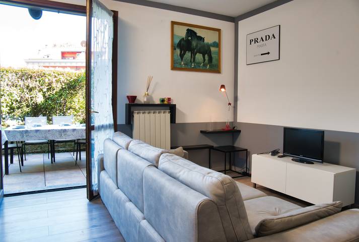 Appartamento per 6 persone, con Terrazza e Giardino nonché Piscina a Oggiono