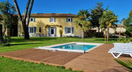 Gîte pour 9 personnes, avec jardin ainsi que piscine et terrasse à Thorigné (Deux-Sèvres)