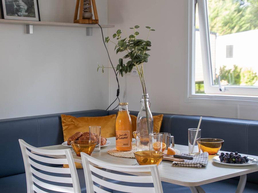 Camping Le Saint Laurent - Mobilhome 4 personas - Mobil-home confort - 29m² - 2 habitaciones - terraza semi-cubierta in Golf Saint-Laurent, Ploemel