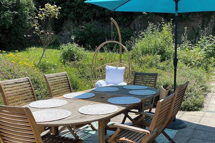 Location de vacances pour 8 personnes, avec balcon ainsi que jacuzzi et jardin à Vif (Isère)