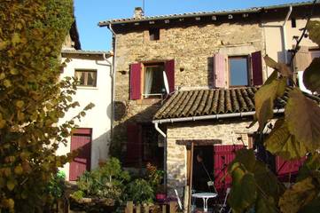 Gîte pour 6 personnes, avec terrasse et jardin à Champagnac-la-Rivière