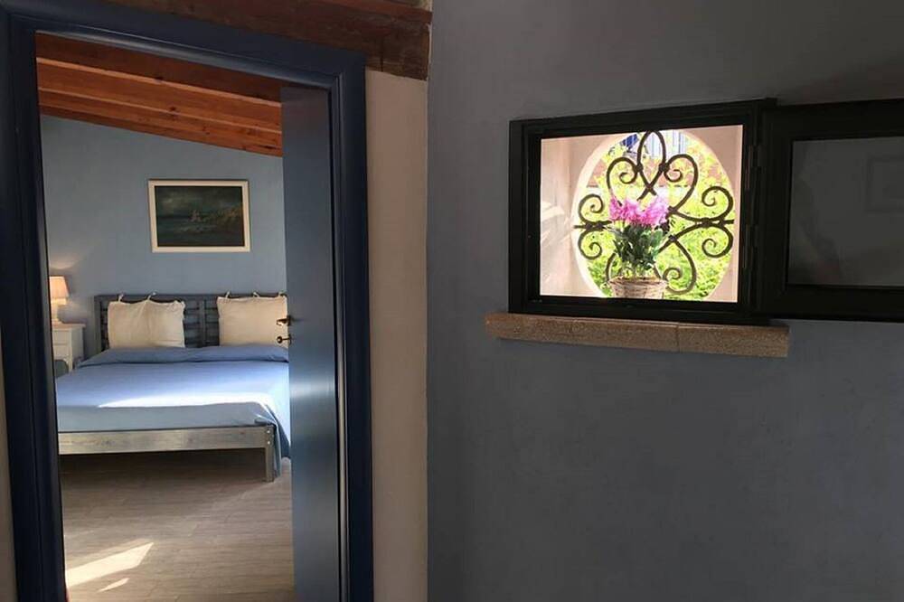Ferienhaus in unmittelbarer Nähe des Strandes von Michelino in Spiaggia Michelino, Parghelia