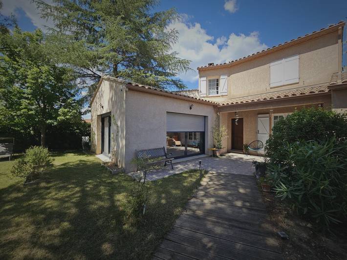 Gîte pour 6 personnes, avec jardin et terrasse