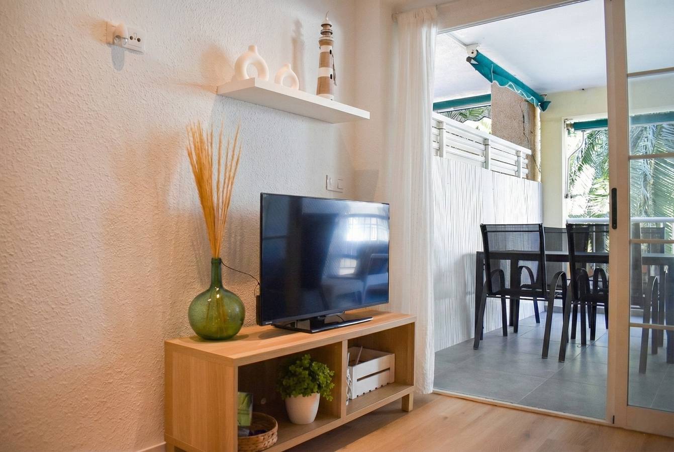 Apartamento entero, Apartamento 'La Terraza De Palmeres' con vistas al mar, Wi-Fi y aire acondicionado in Les Palmeres (Sueca), Sueca