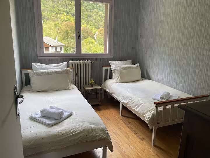 Appartement de vacances entier, Spacious Alpine 3-bedroom Pyrenees Apartment in Saint-Béat, Pyrénées