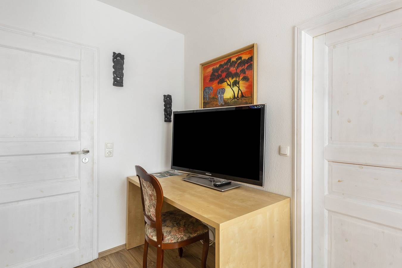 Zimmer 'Afrika' mit gemeinsamer Terrasse und Wlan in Birstein, Main-Kinzig-Kreis