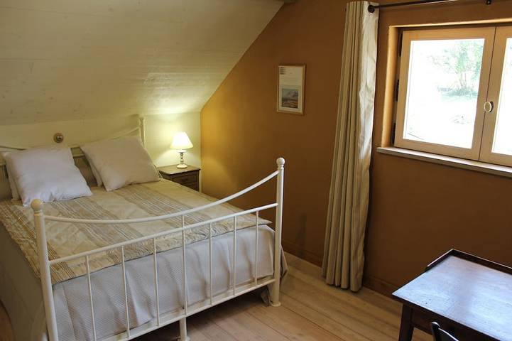 Location de vacances pour 2 personnes, avec piscine ainsi que jardin et balcon, animaux acceptés à Brison-Saint-Innocent - 3