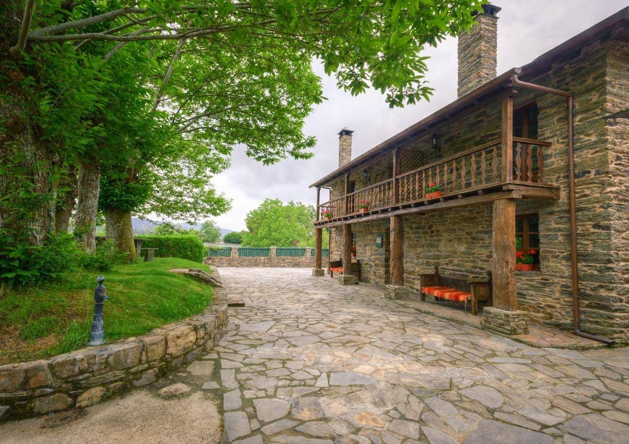 Five-Bedroom House in Becerreá, Province de Lugo