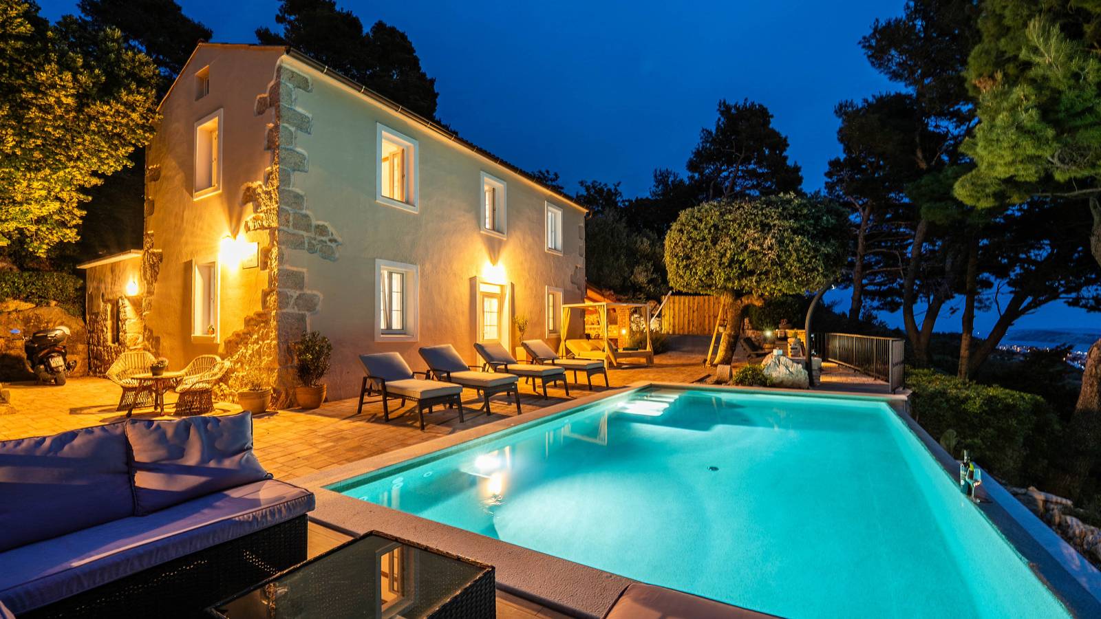 Vila Pantovcak with stunning views by Villas Guide in Banjol, Rab