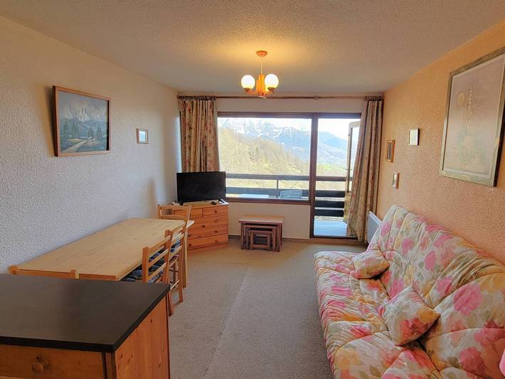 Ganzes Studio, Helles Studio für 4/5 Personen, Südbalkon, Zentrum, TV, getrennte Schlafbereiche, keine Haustiere in Saint-Michel-de-Chaillol, Nationalpark Écrins