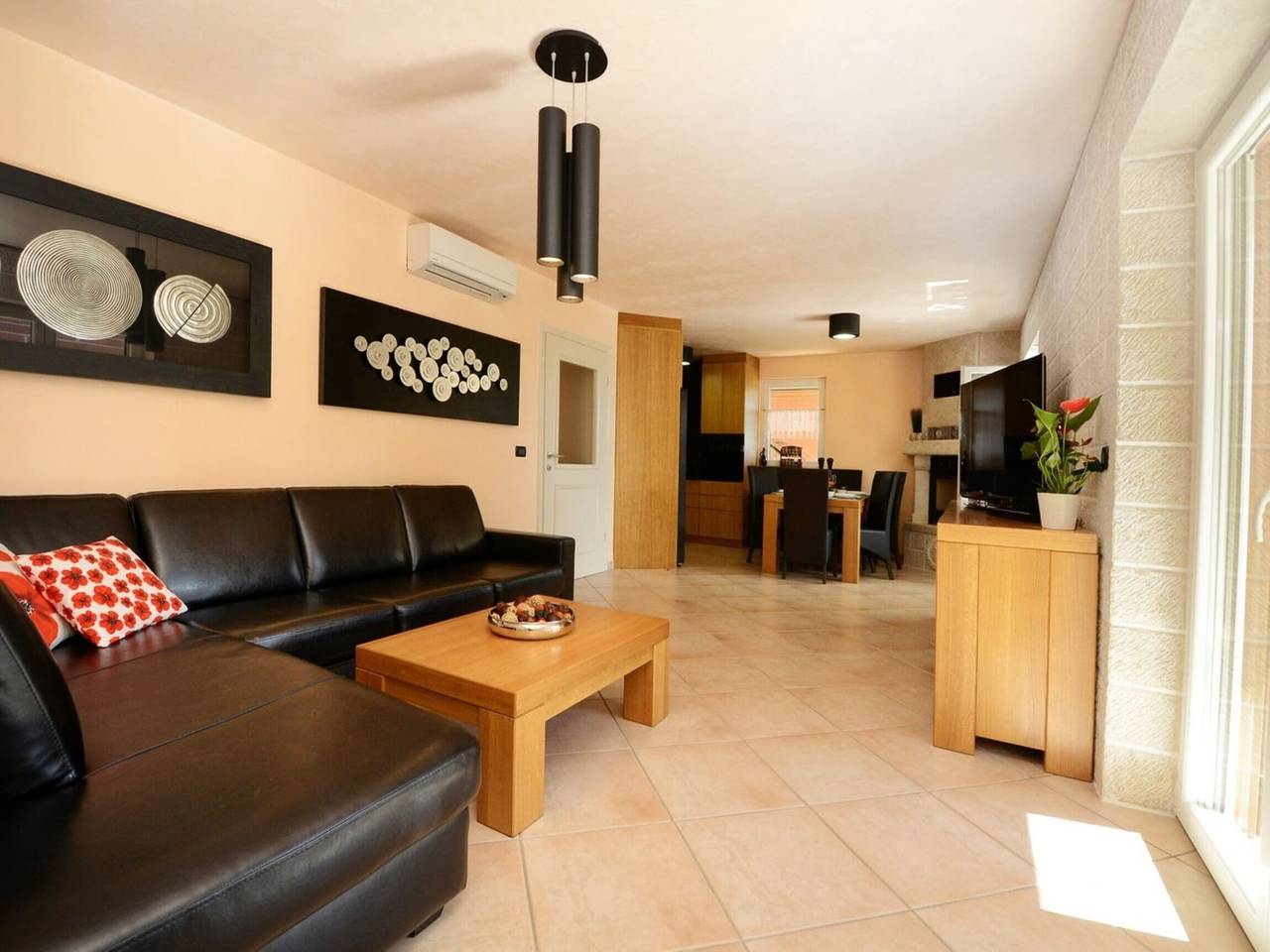 Tolle Villa mit Balkon in Rakovica, Karlovac und Umgebung